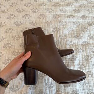 Vince Maggie Leather Ankle boots 9